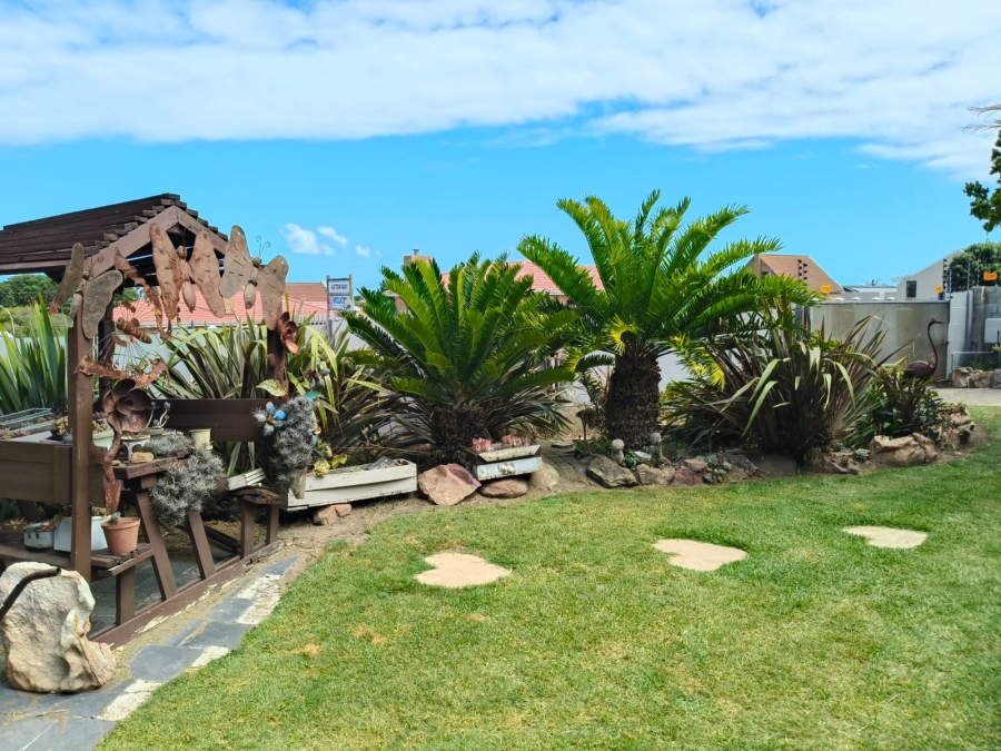 4 Bedroom Property for Sale in Aston Bay Eastern Cape